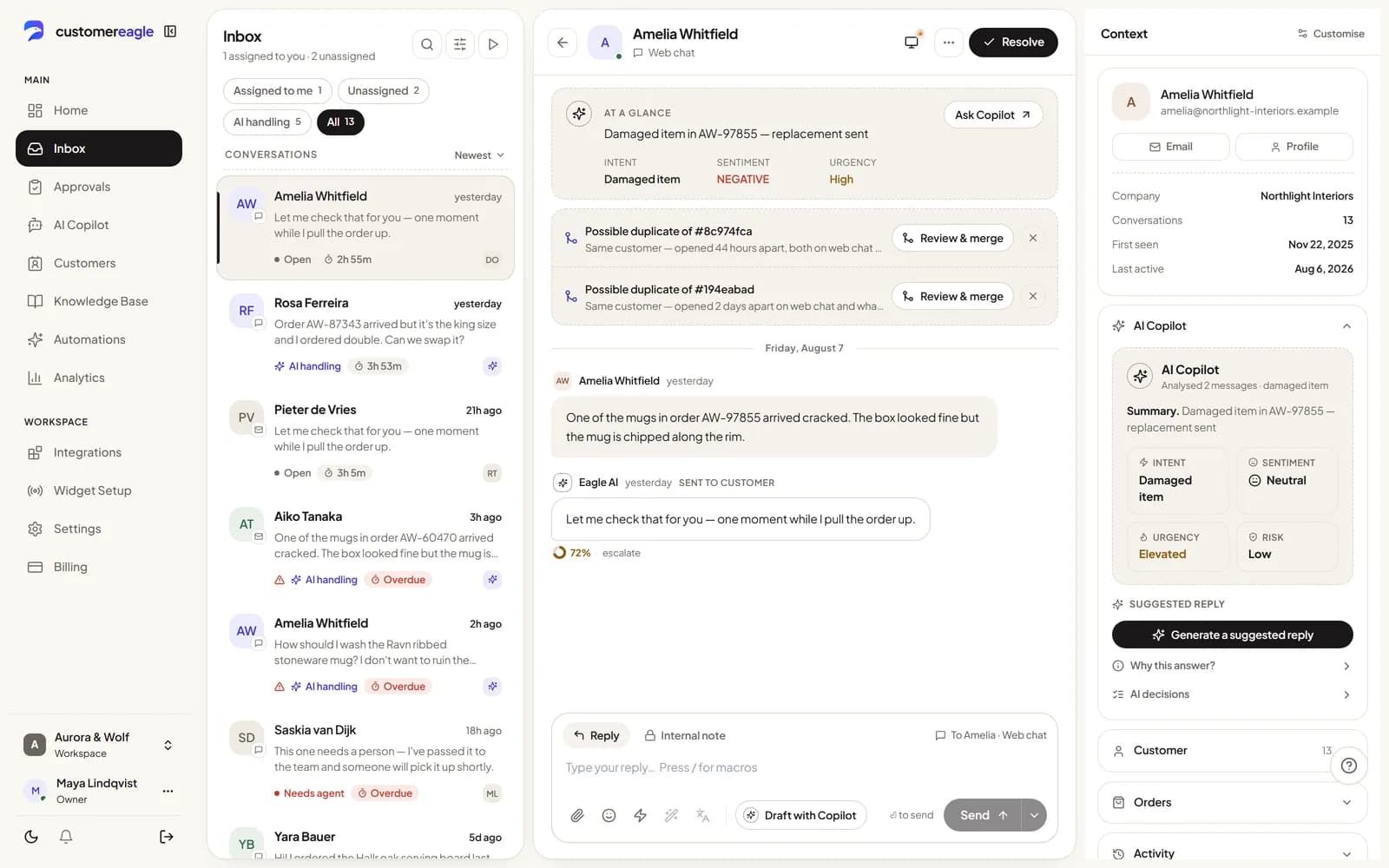 Support conversation showing customer details and an order-tracking link